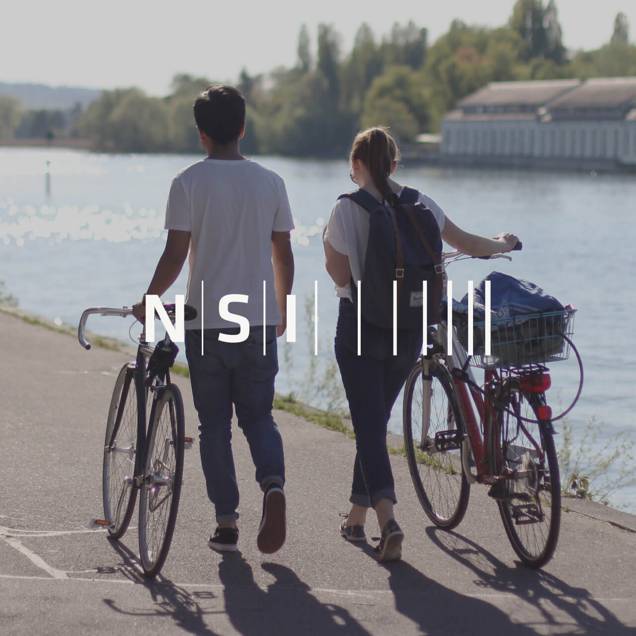 Aclewe Werbe­agentur Projekt NSI Studenten mit Fahrrad